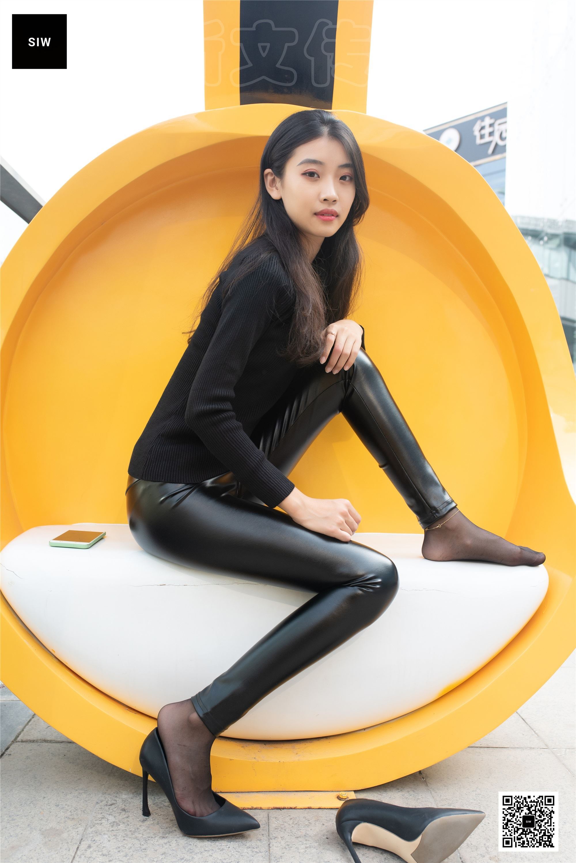 SIW斯文传媒 054 2019秋冬时尚性感紧身保暖加绒皮裤 - 蓉儿